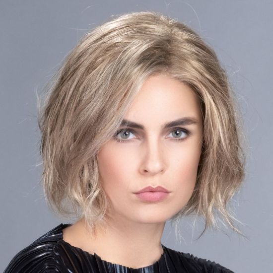 Just sandyblonde rooted